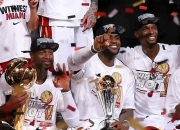 热火蝉联总决赛胜利，湖人队险胜再次登上宝座