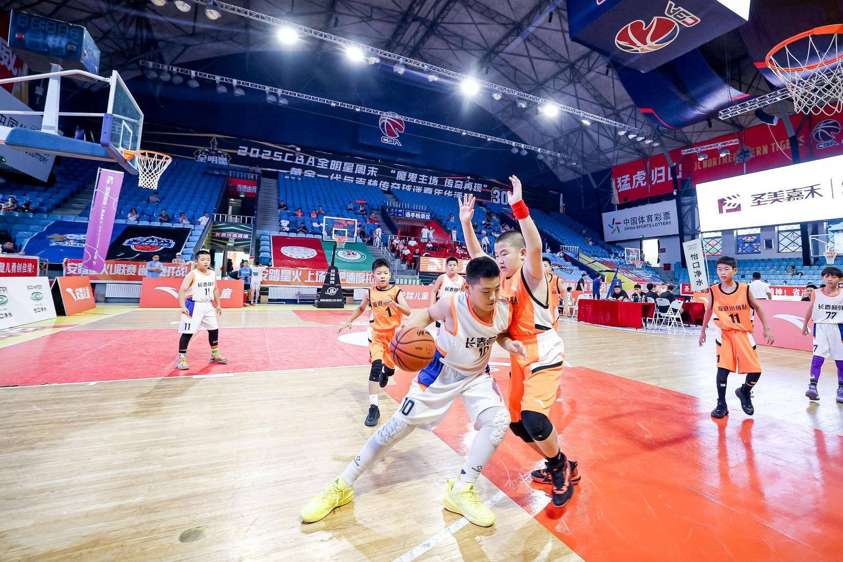 中国篮球联赛赛季末期围绕冠军的竞争激烈的简单介绍