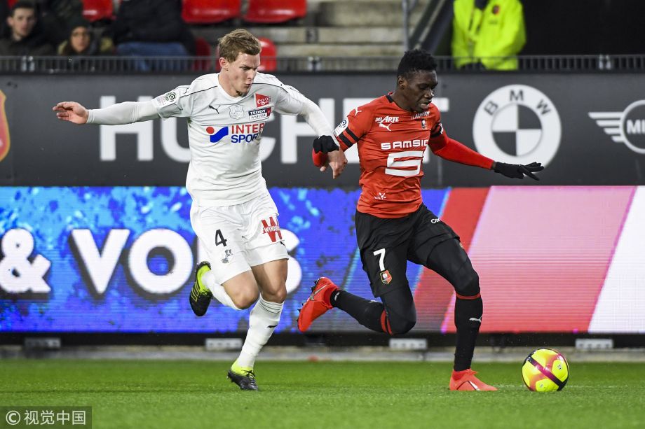 包含雷恩险胜亚眠，艰难取得胜利的词条