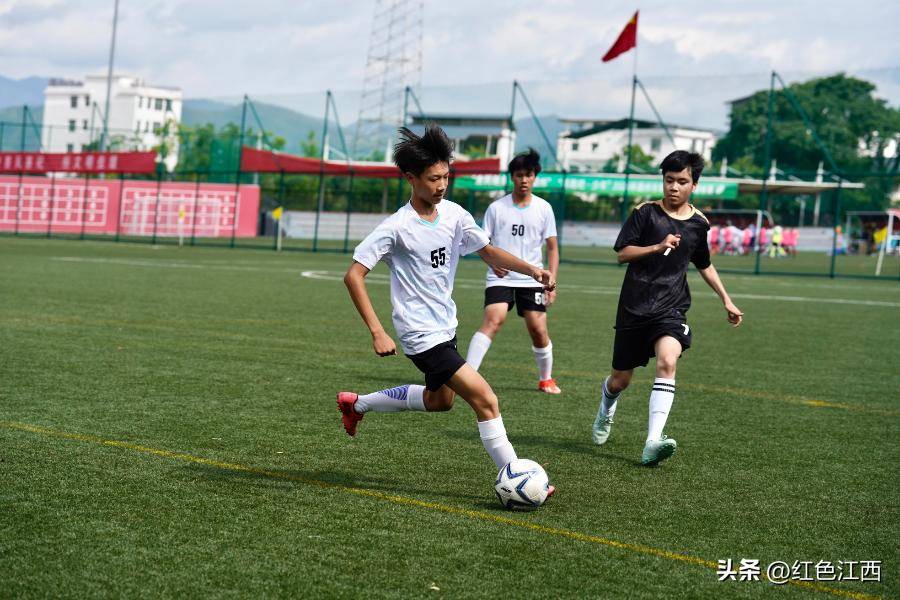 国内足球比赛纷繁复杂，竞技水平提升的简单介绍