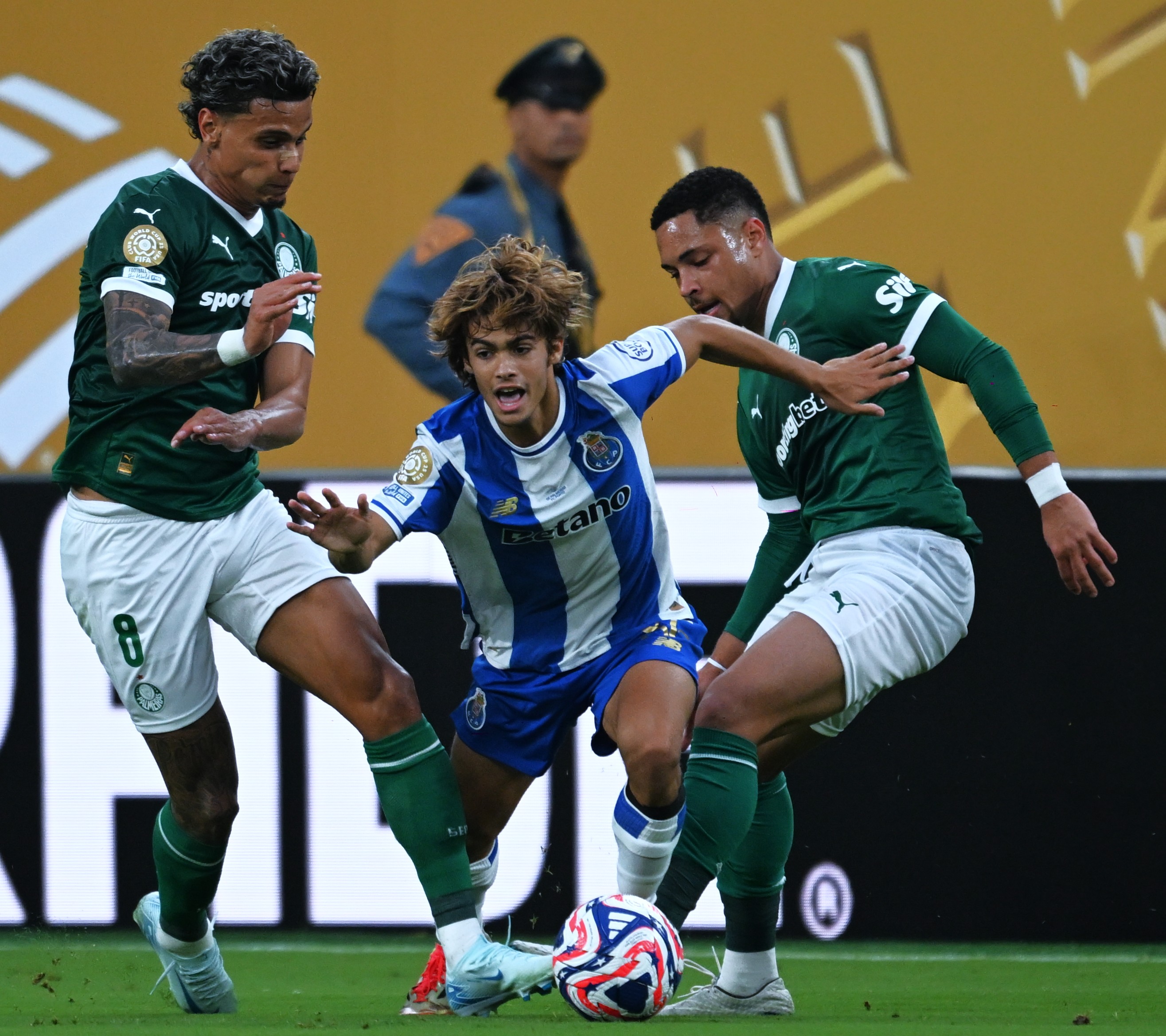 马竞客场战平波尔图，表现稳定