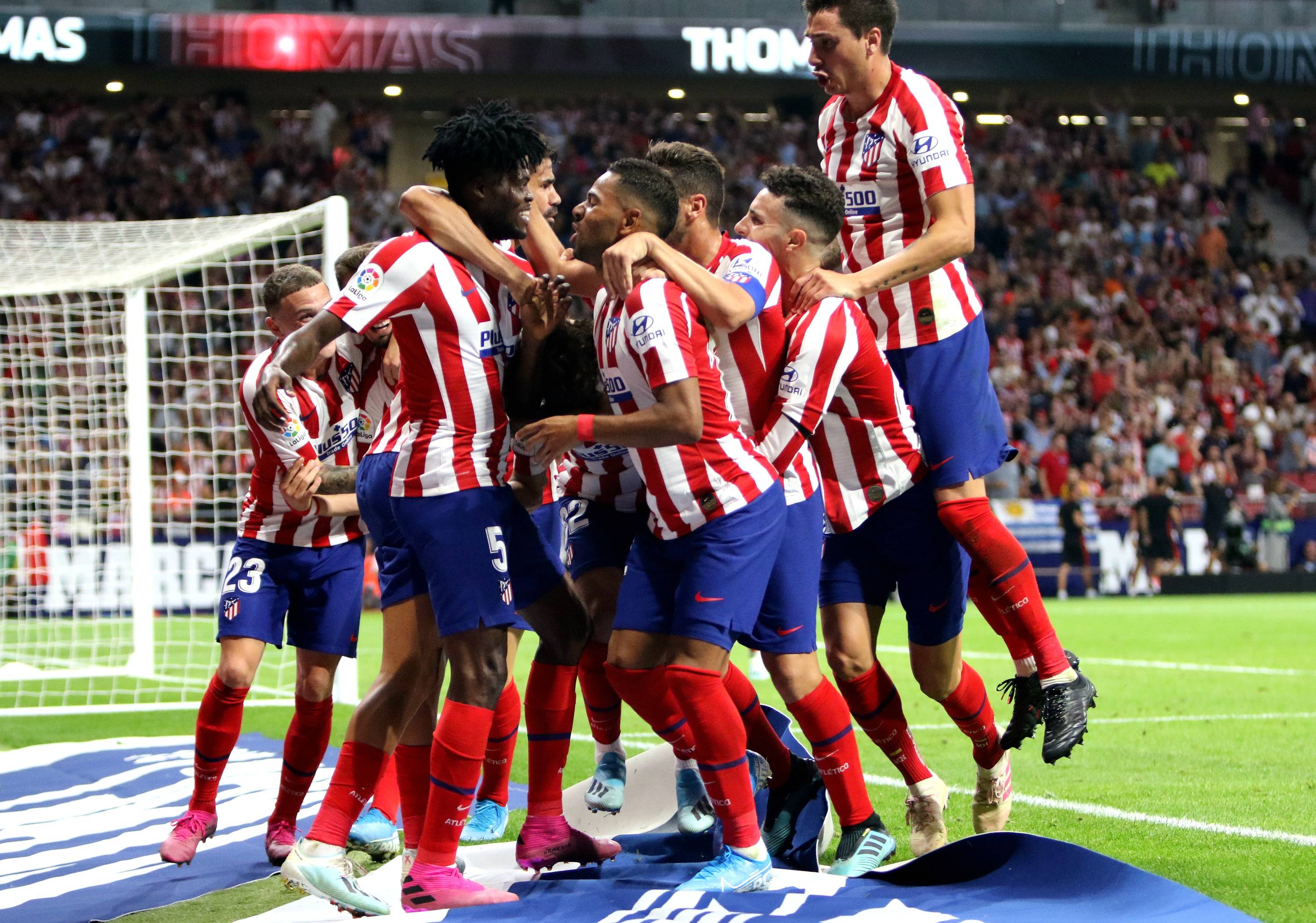 关于格拉纳达主场击败对手,略显胜势的信息 关于格拉纳达主场击败对手,略显胜势的信息