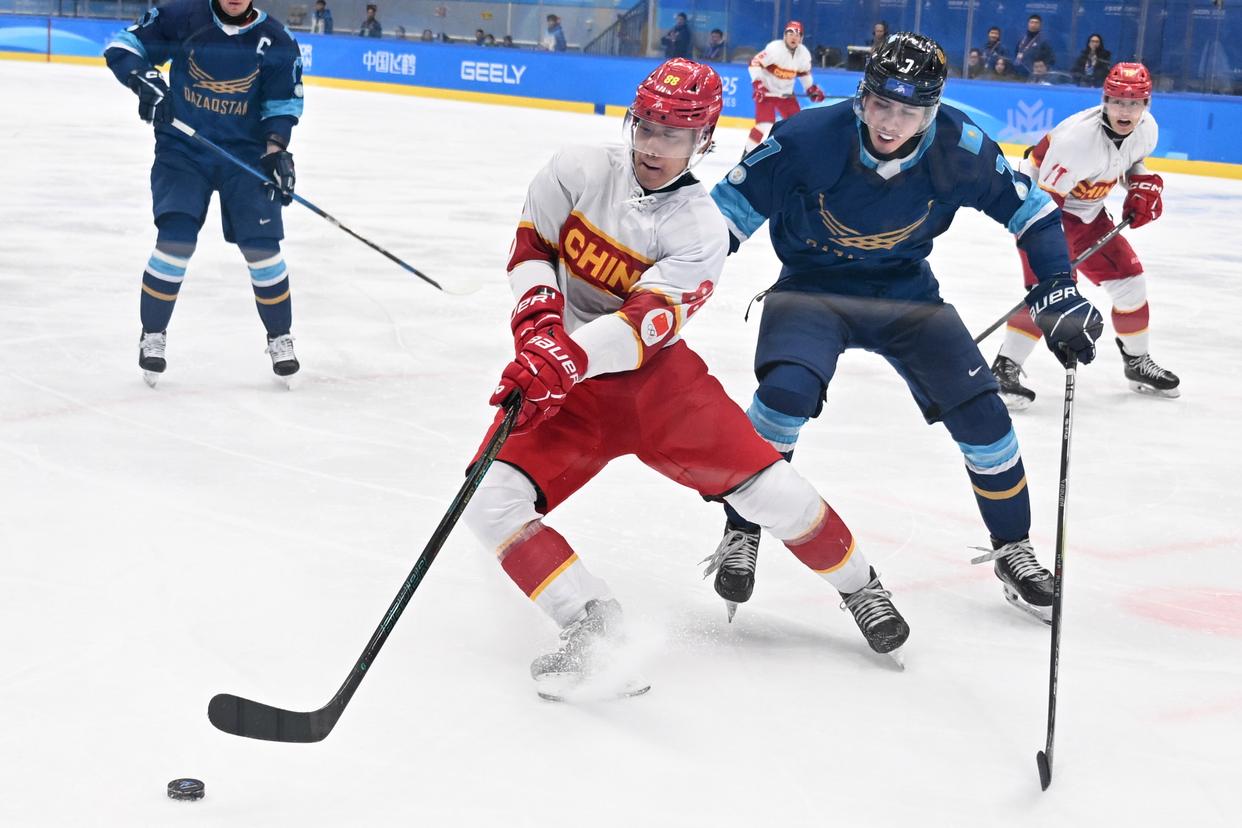 包含亚洲男子冰球队勇夺亚洲杯:实现三连冠的词条 包含亚洲男子冰球队勇夺亚洲杯:实现三连冠的词条