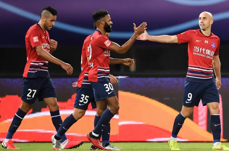 申花逆转胜泰达，积分榜上稍微好转