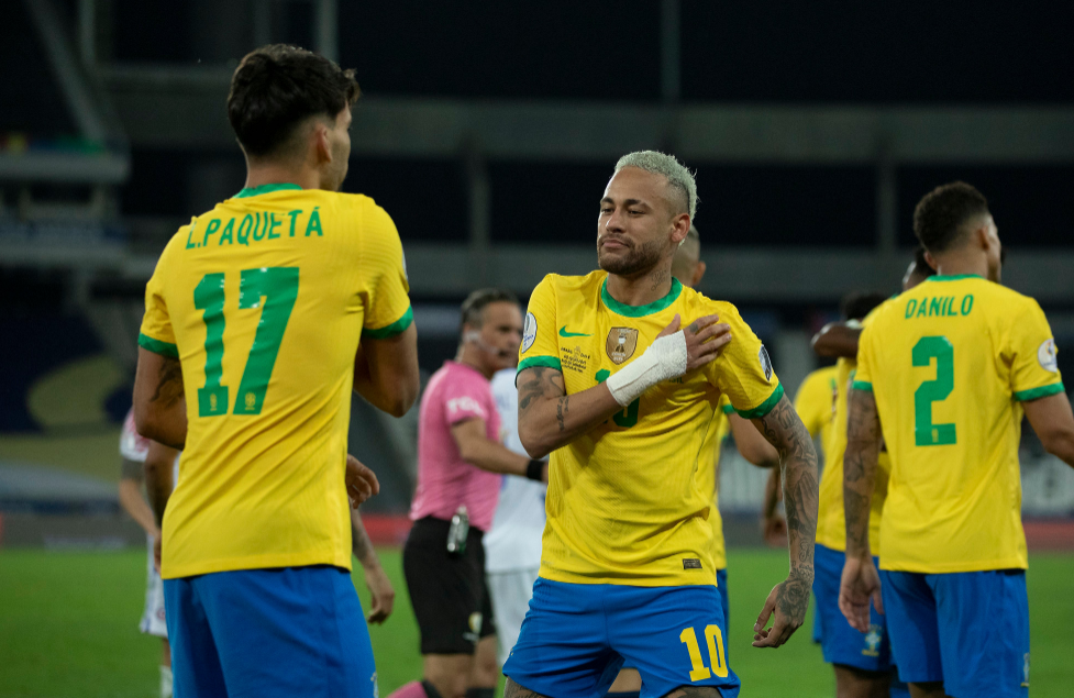 关于巴西选手在羽毛球赛场上喜获胜利的信息