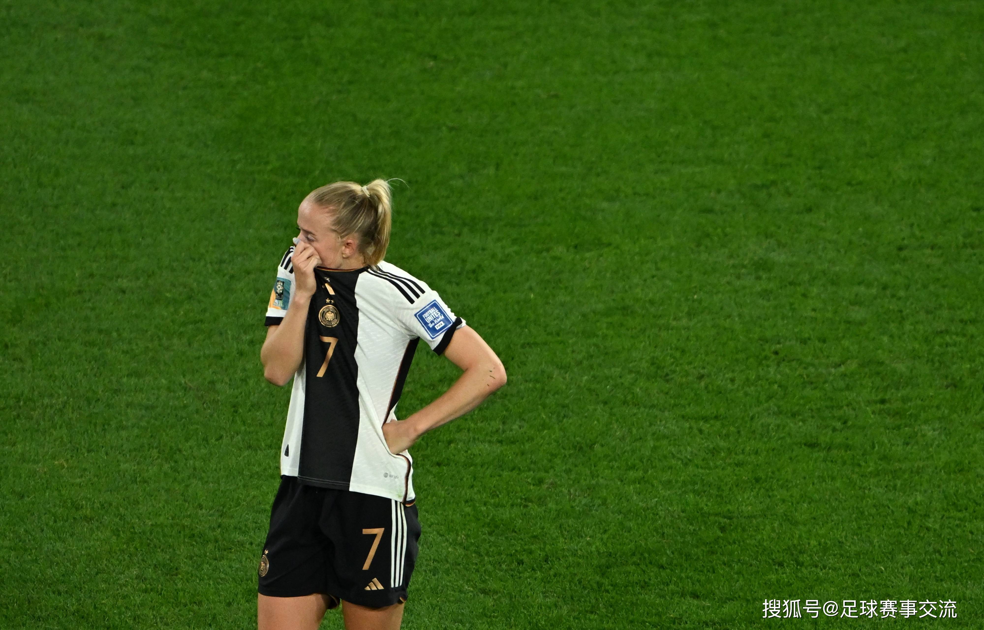 德国女足主场大胜尼日利亚队，晋级强