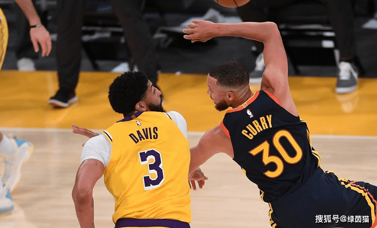 骑士终止三连胜篮网，雄鹿仙人