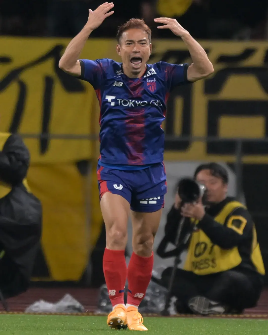 关于柏太阳神战胜对手，赢得一场惨烈战役的信息