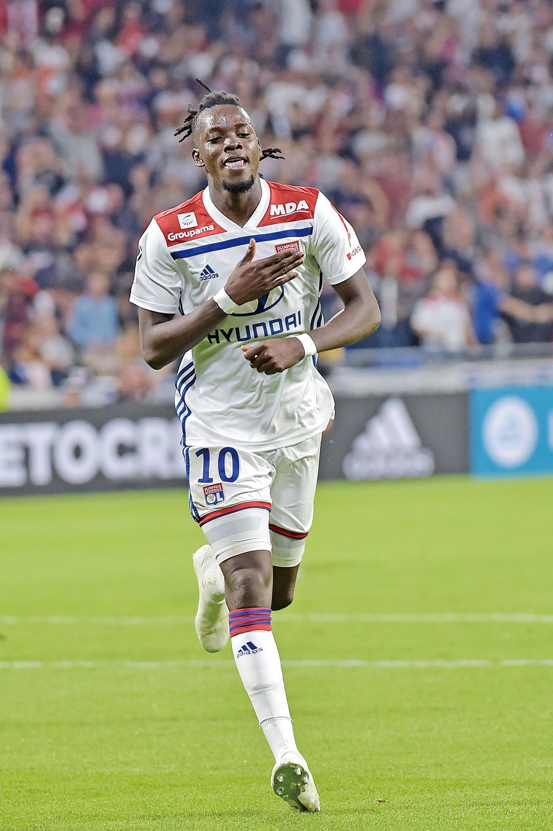 里昂主场大获全胜,积分榜上攀升至第二的简单介绍 里昂主场大获全胜,积分榜上攀升至第二的简单介绍