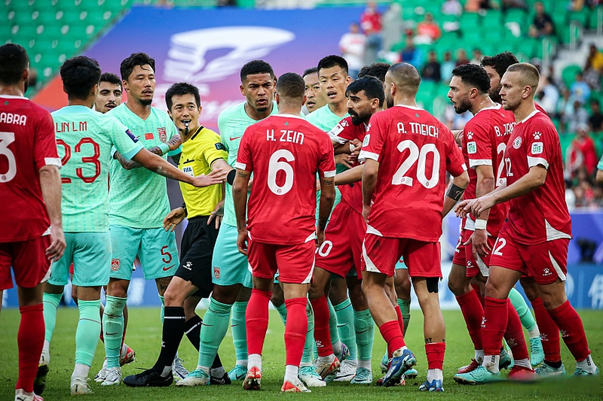 亚洲地区足球赛赛事吸引全球目光