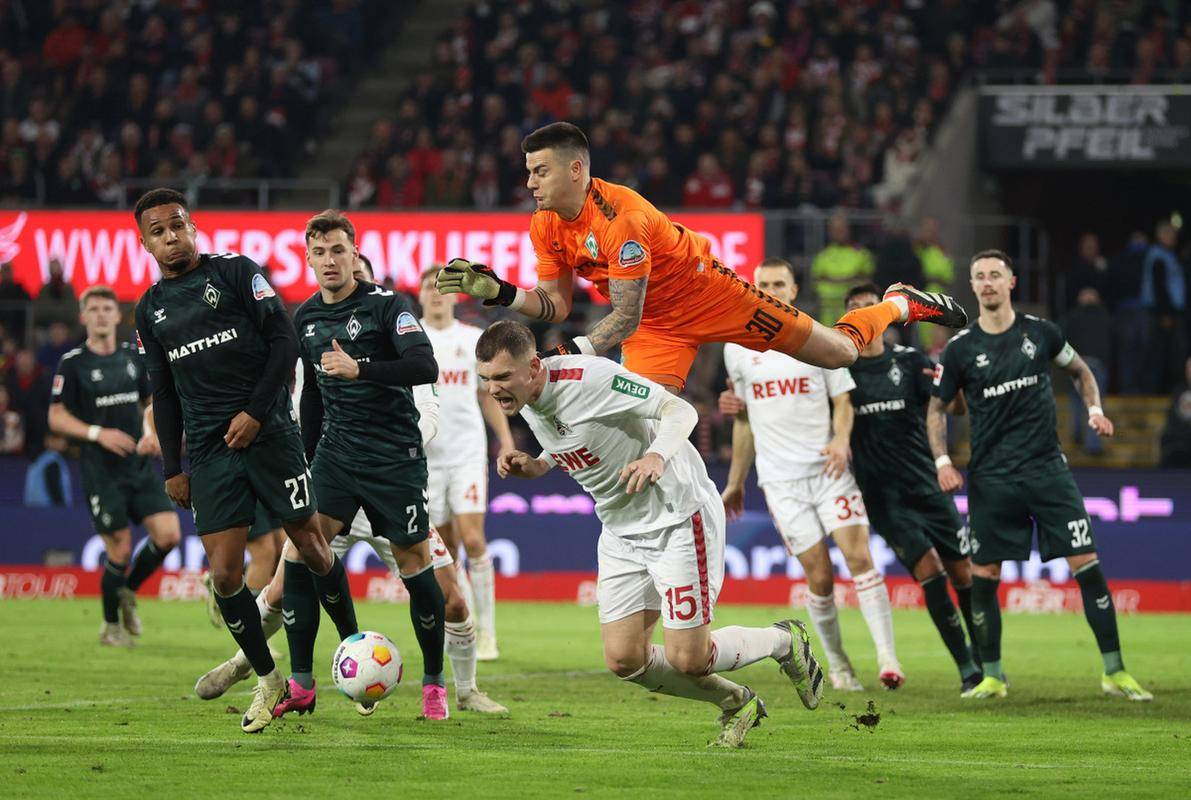 包含多特蒙德攻防均衡取三分，客场击败对手继续紧追的词条