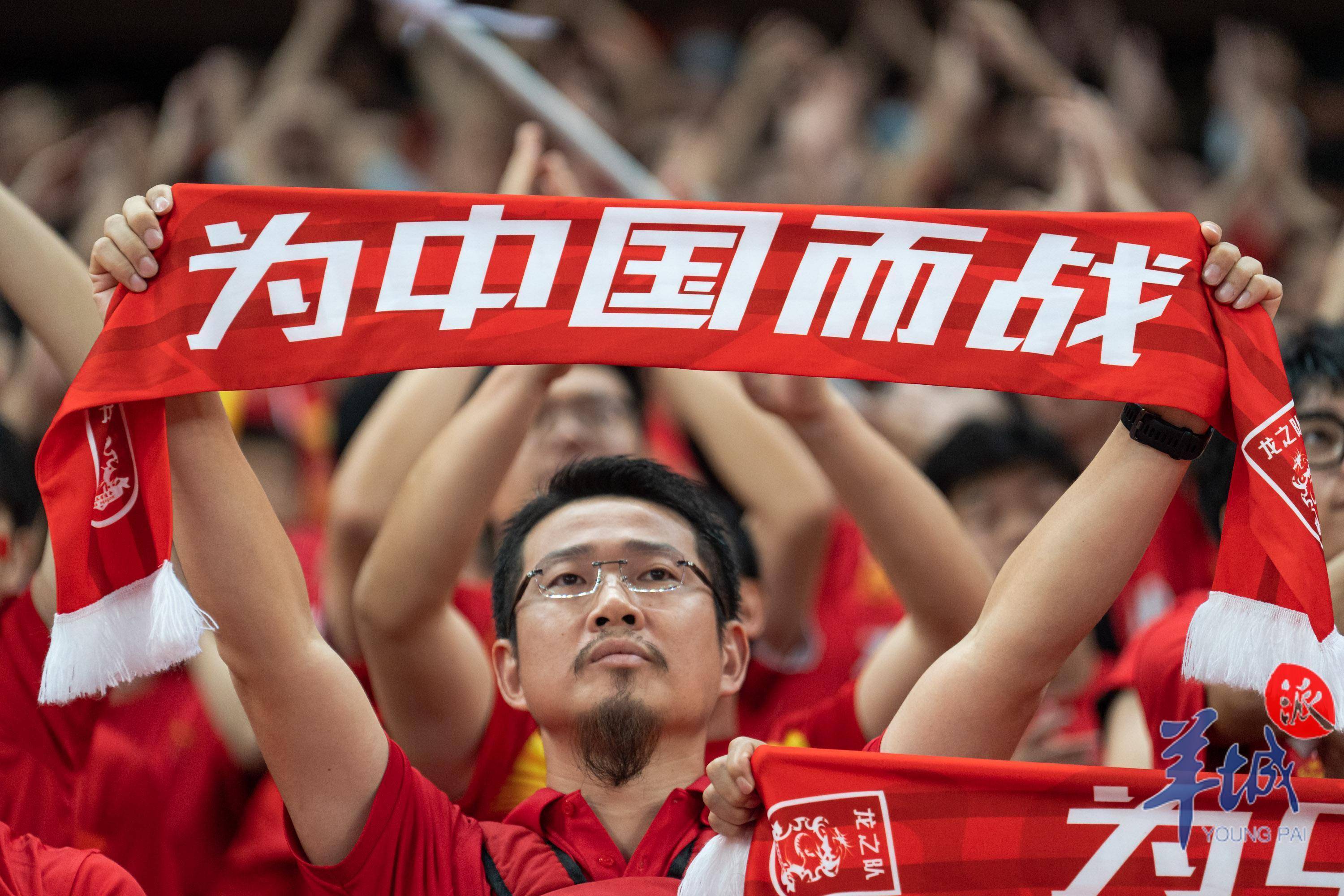 中国球员在国际赛事中展现出色表现 中国球员在国际赛事中展现出色表现