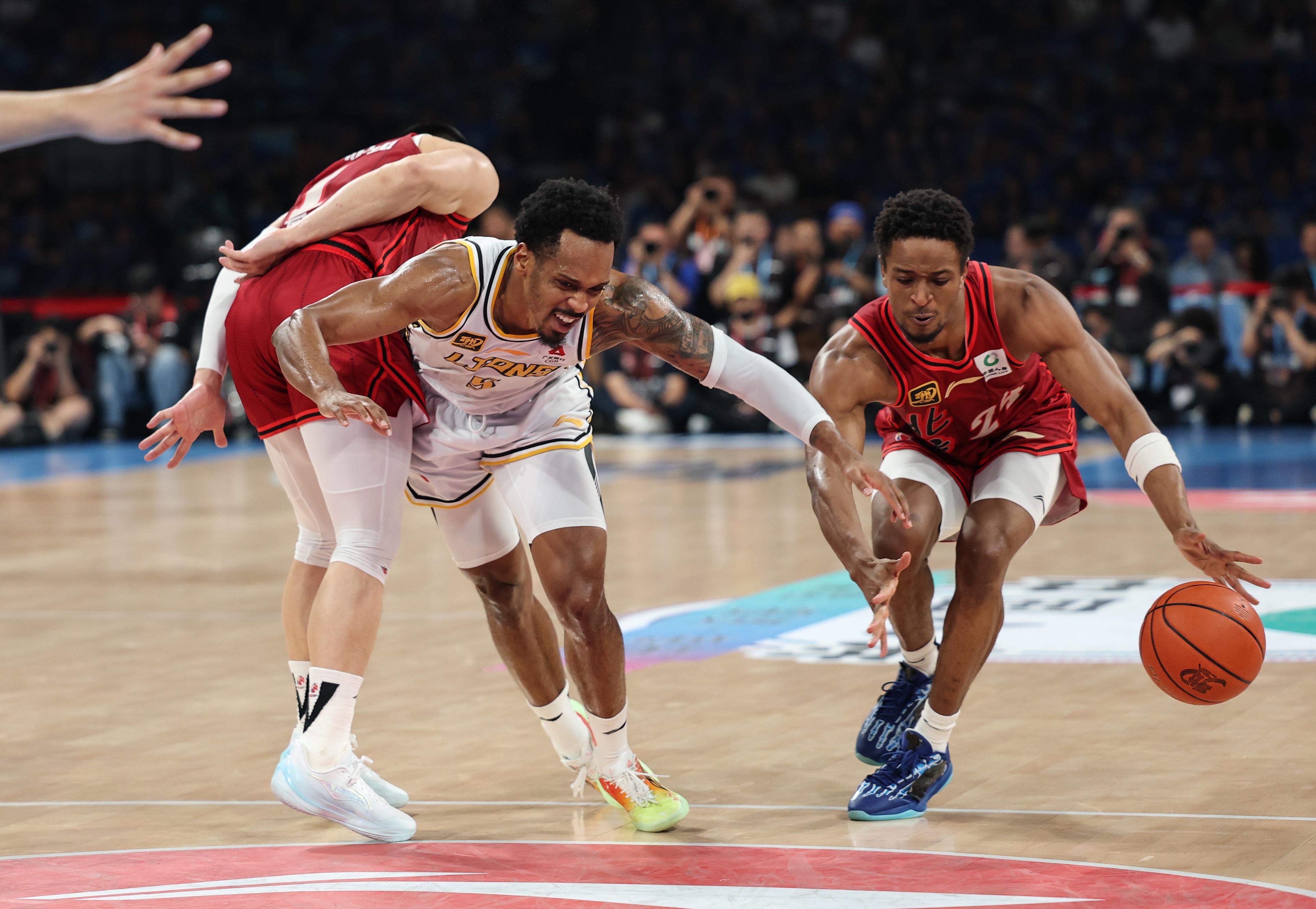 东京奥运篮球赛场掀起激烈角逐风暴的简单介绍